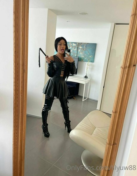 lilyuw88 model top photos