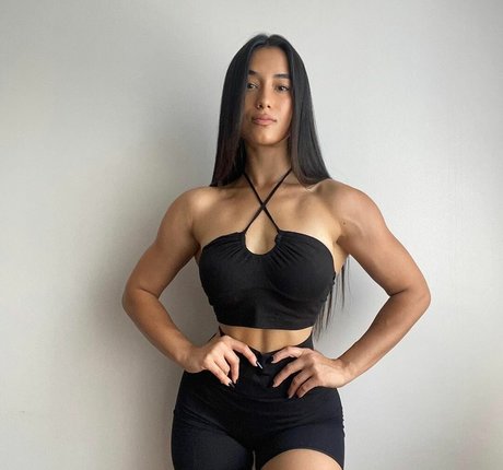 Hale Cabbar perfect star img