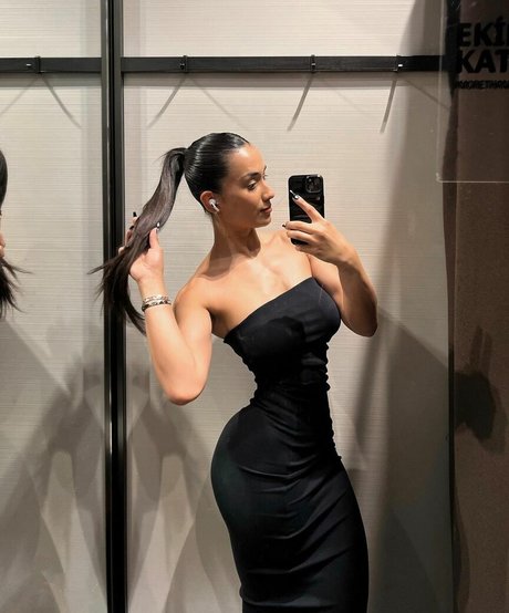 Hale Cabbar exclusive pornstar pictures