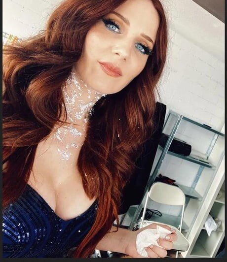 Simone Simons model nude picture