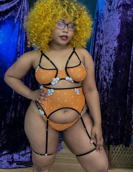 asian cheerleader onlyfans sexy pic