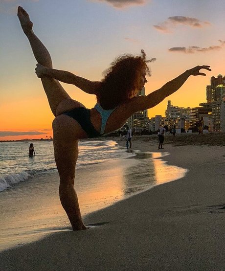 Sammypicone art actress images