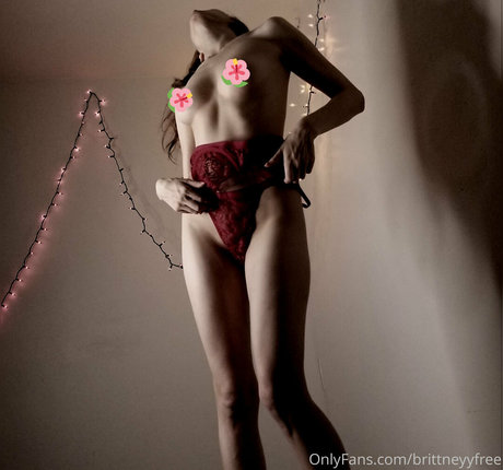 brittneyyfree star nude archive