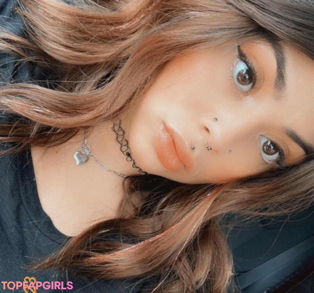 emilyelixer nude pornstar archive