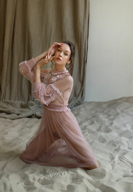 Galina Zhizhikina sexy model pics