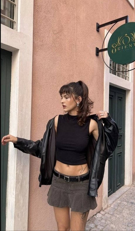 busty onlyfans beautiful picture