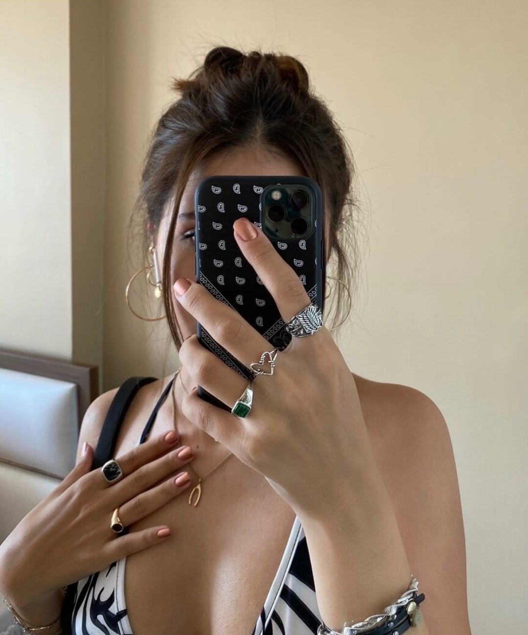 Zeynep Kurubacak hd pornstar photos