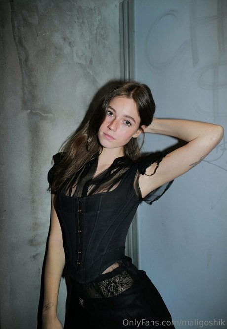 maligoshik pornstar erotic pictures
