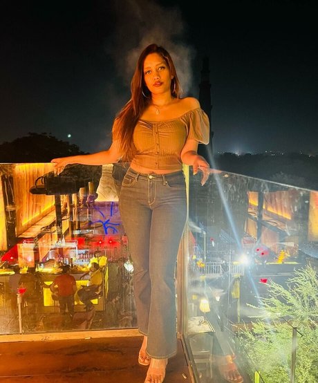 Akanksha Jain hot model photo