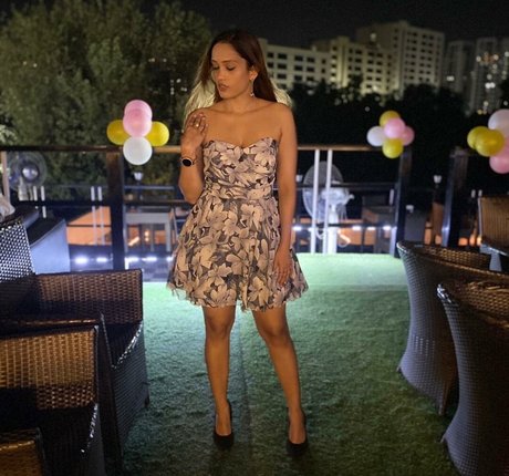 Akanksha Jain model sexy photos