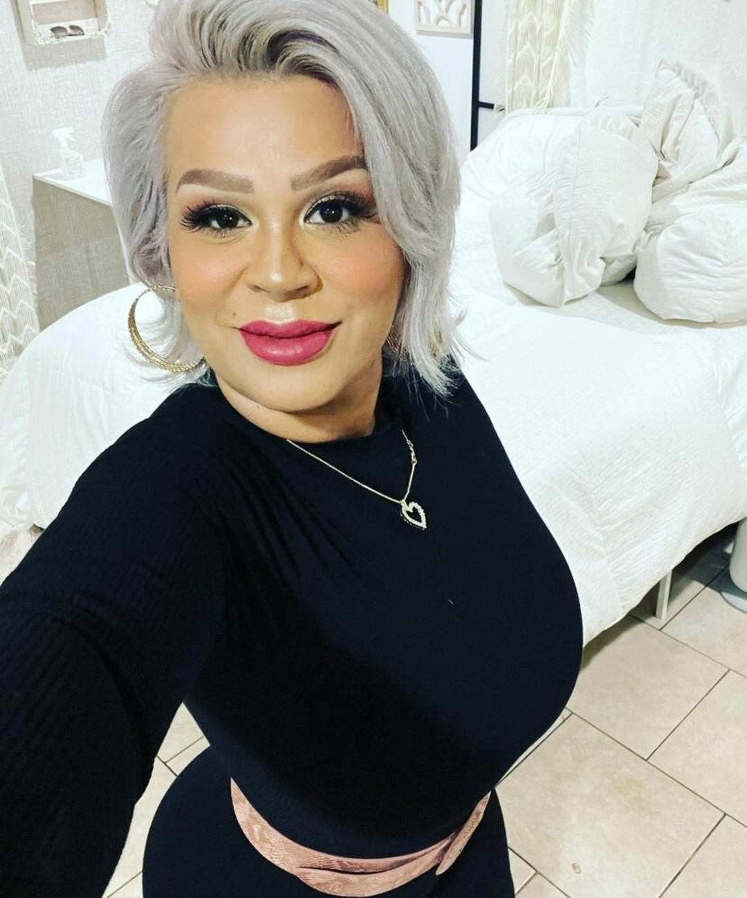Myra La Chula nude model picture
