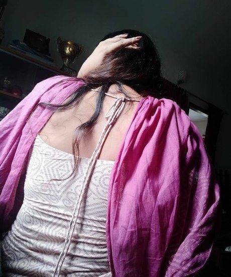 Maya Diba nude model pics