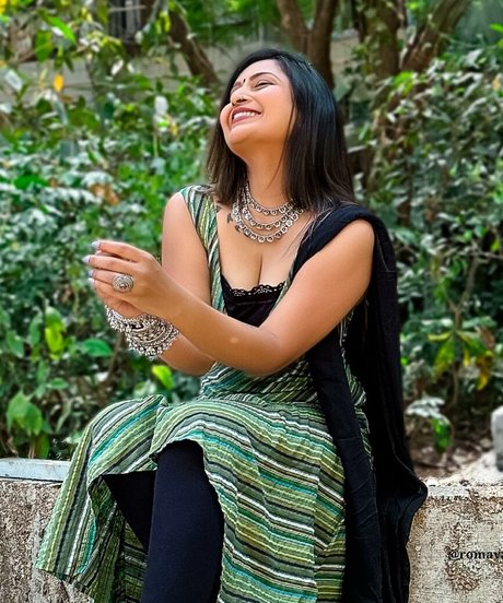 Roma Varadkar model naked img