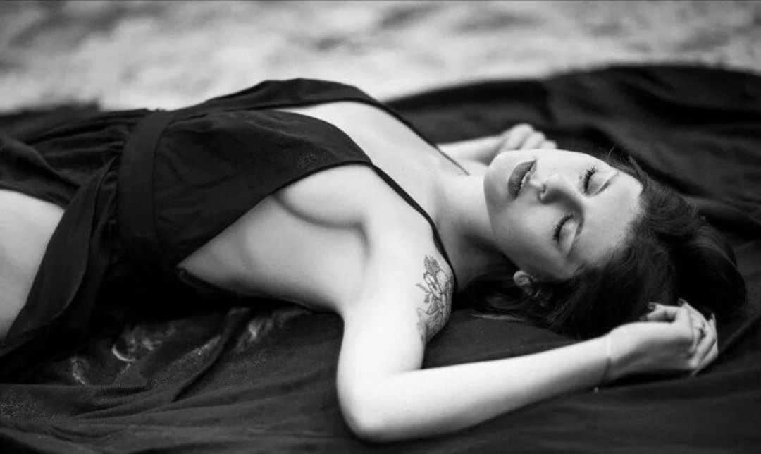 madame clarisse nude model picture