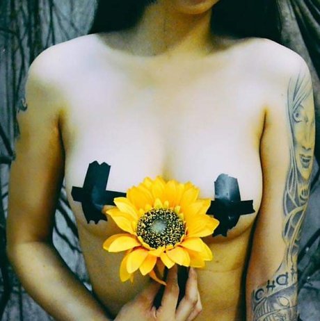 Botan The Vampire pornstar picture