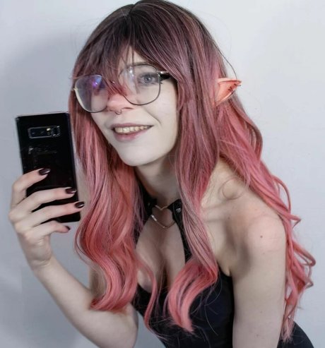 Porcelain Ghoul star top gallery