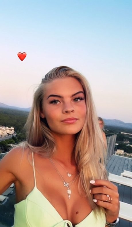 Iris Elzerman porn star pics