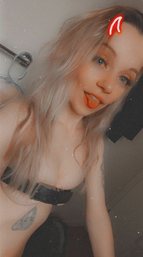 thebeezleboop model hot images