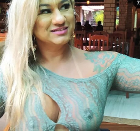 Esther Exhib adult actress photo