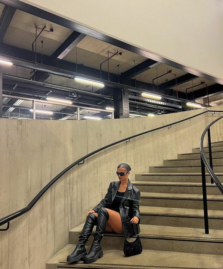 Isabella Evans beautiful pornstar pics