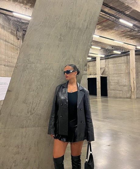 Isabella Evans hd model pictures