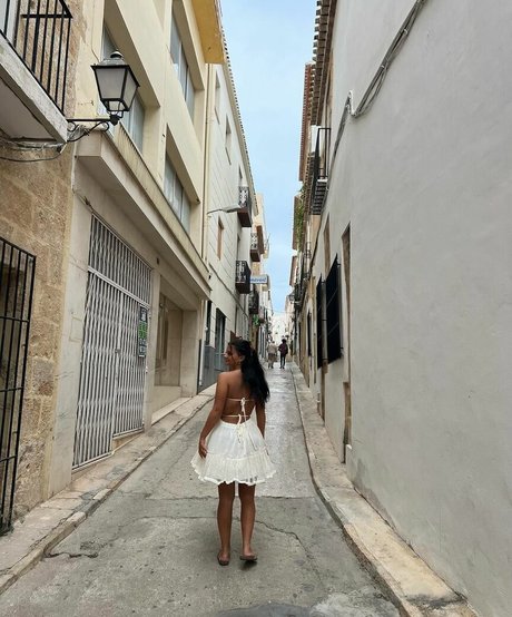 Isabella Evans model adult photos