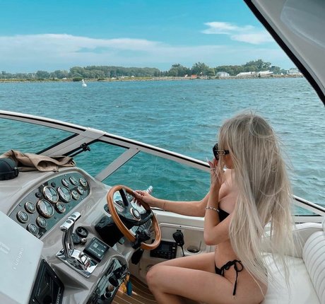 ginger milf onlyfans nudes image