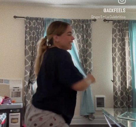 Adxfeels top model picture