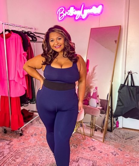 Brittney Lynn Vozar star nice galleries