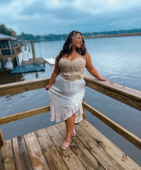 Brittney Lynn Vozar hot model pic