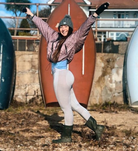 Sophia Ellis exclusive star images