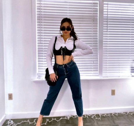 big tits skinny onlyfans erotic picture