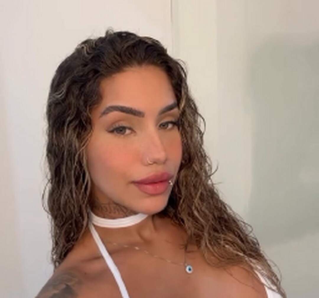 Carol Santos model hd gallery