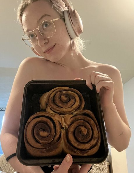 Lavender Kate model naked picture