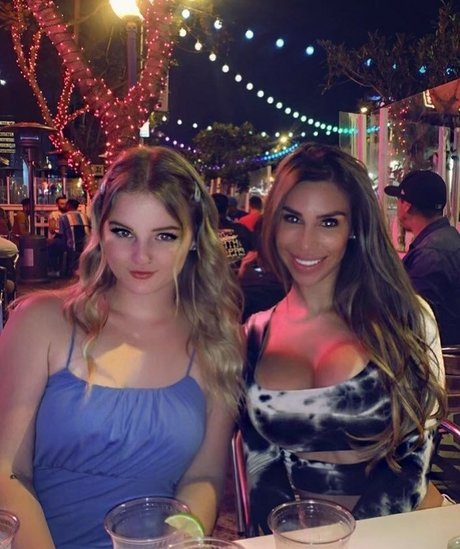 sunshinefitxo model xxx galleries