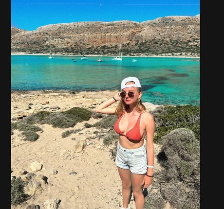 blonde vivi model exclusive pic