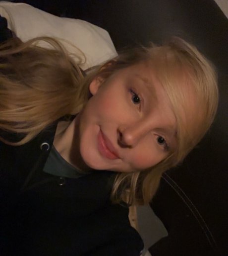 blonde vivi top actress image