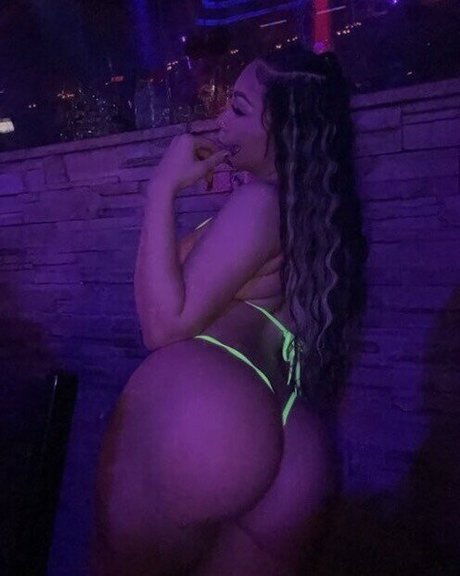 Astroslut11 exclusive actress photo