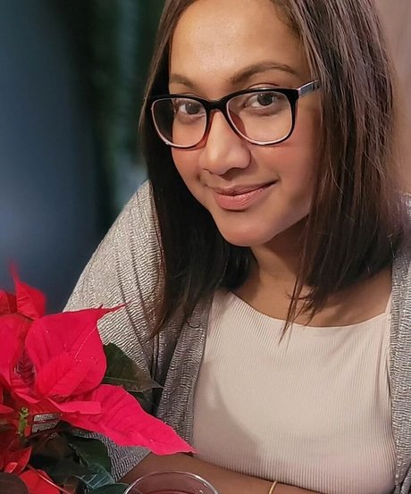 Scarlet Vixen star sexy img