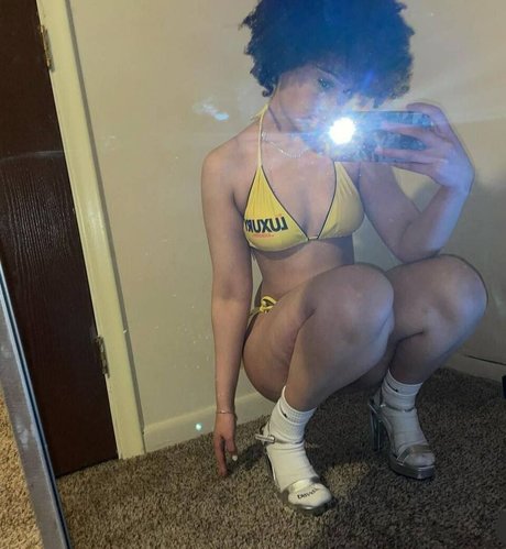 Gothxmyaa naked pornstar image