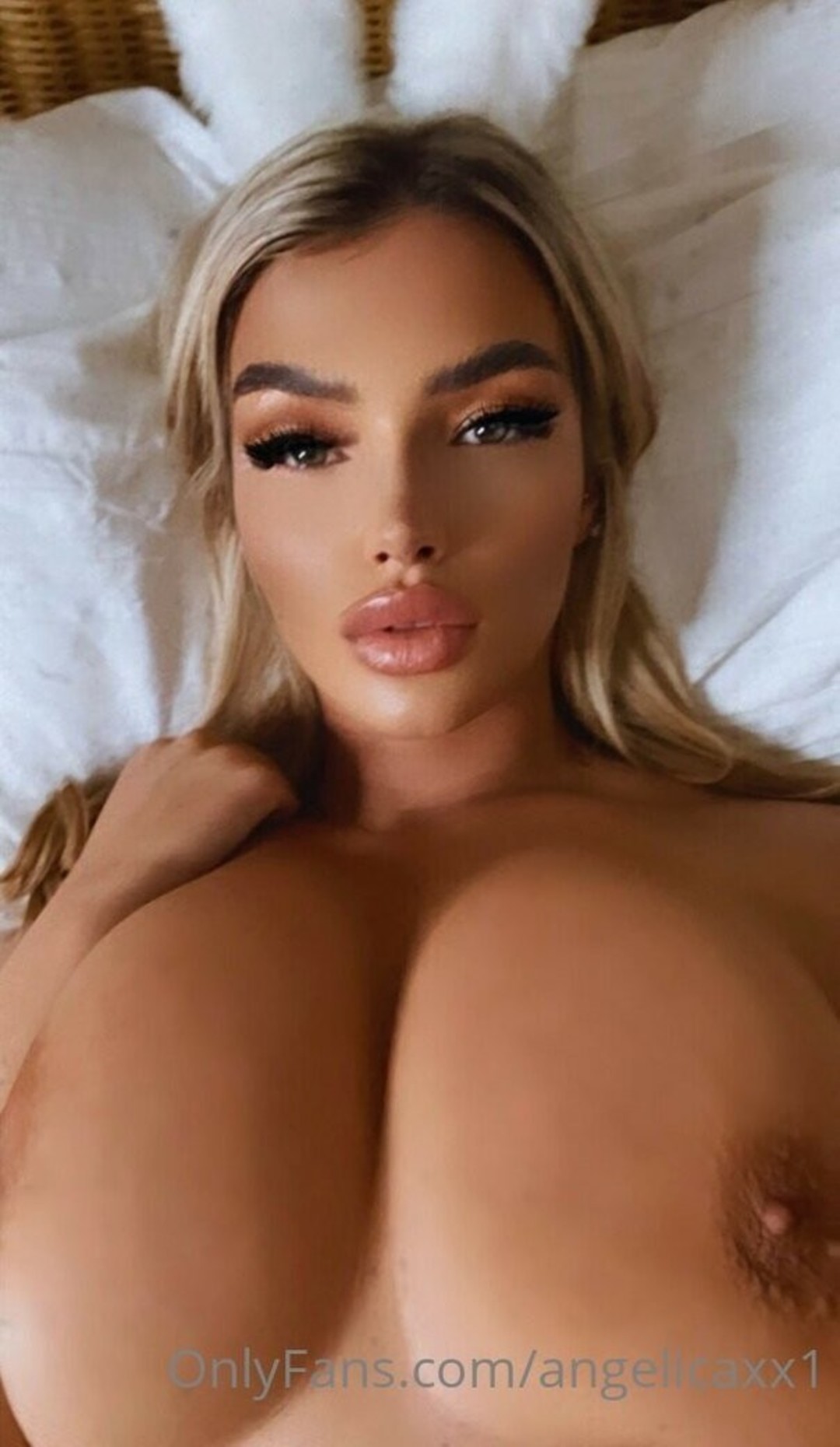 Angelica Sharpe exclusive star gallery