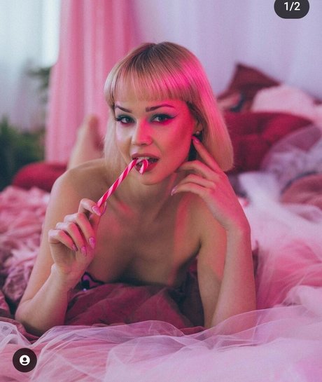 Veroniquepoland sexy model pic