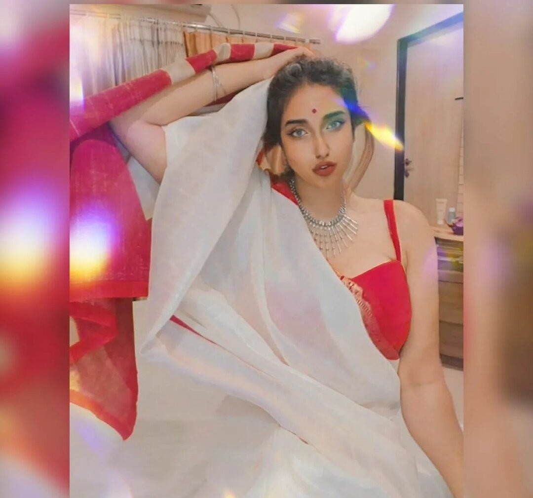 Nayoni Dutta hot actress archive