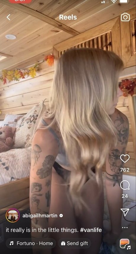 Abigail Martin naked model image