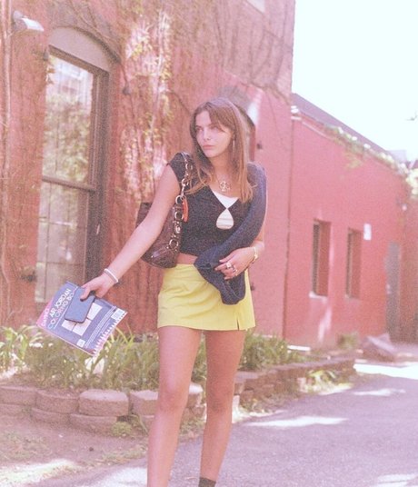 Lola Dubrul hot pornstar pics