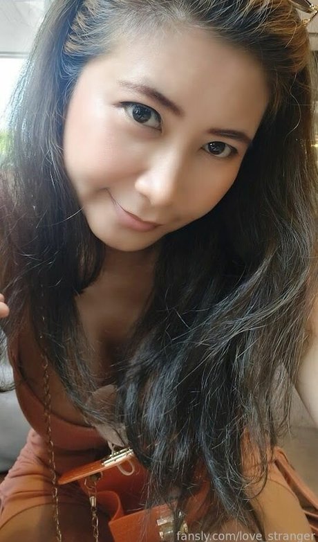 love stranger pretty actress img