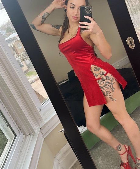 fitness model onlyfans top picture