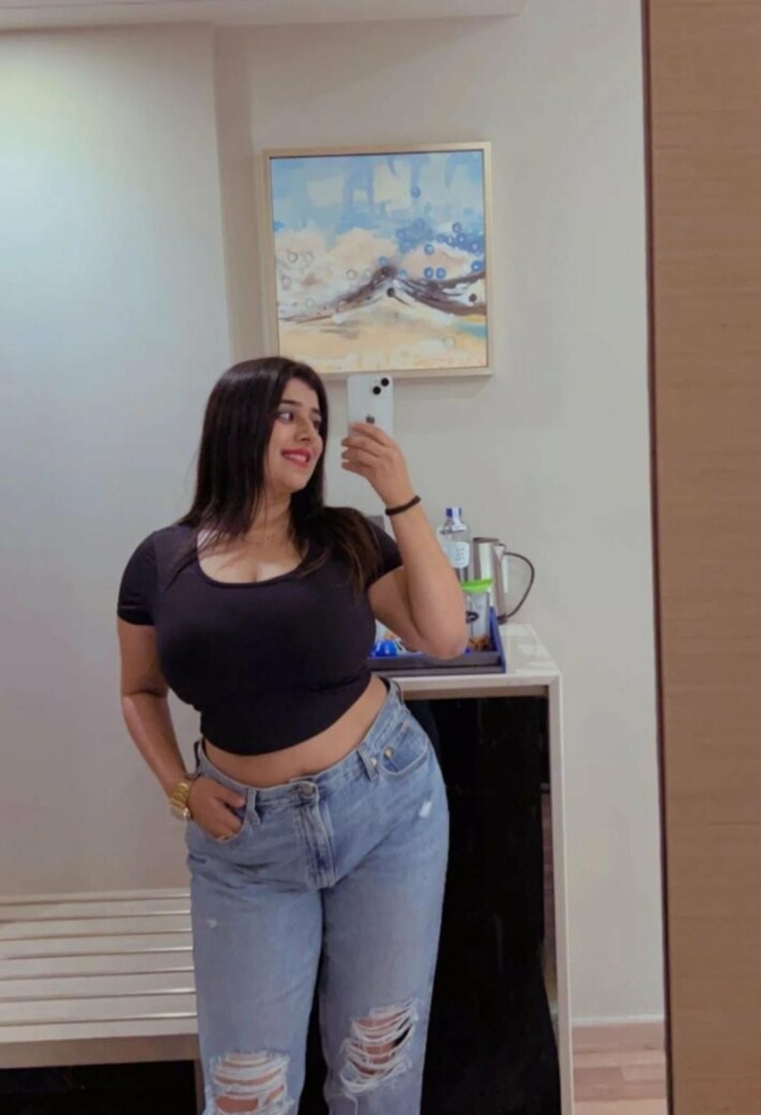 Apoorva Bhalla art actress photo