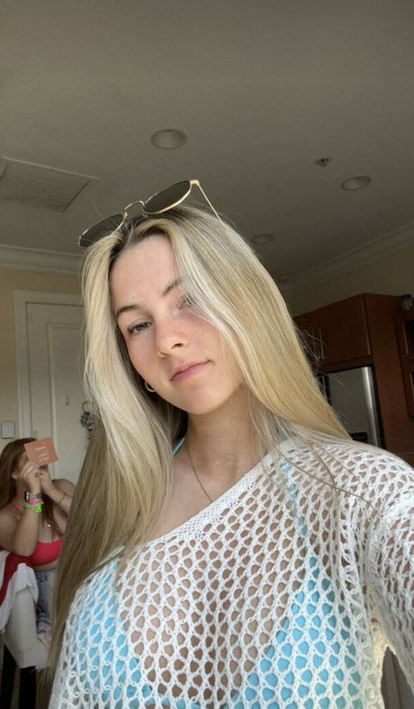 itslexismith model pretty photo