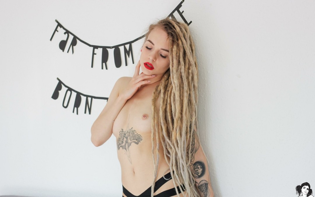 Mundi hot model img